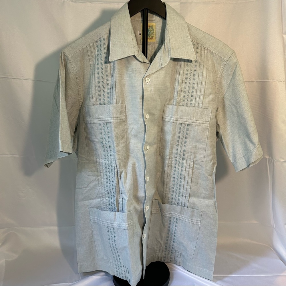 Men’s Guayabera Shirt (M) - Dos Carolinas